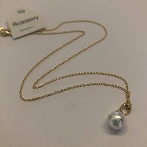 Dainty diamond pearl gold necklace NWT